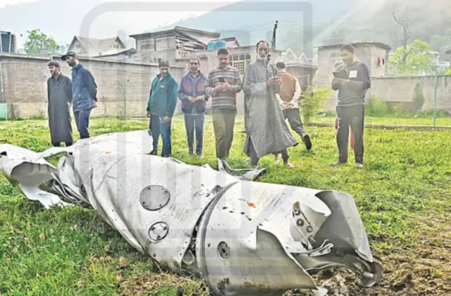 সীমিত অভিযানে যুদ্ধবিমান হারাল ভারত, বললেন সেনা কর্মকর্তা